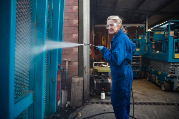 Best Window and Screen Pressure Cleaning in Vinings, GA